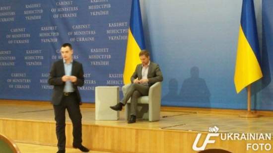 ​Пресс-конференция Яценюка состоится в "давосском формате" (фото)