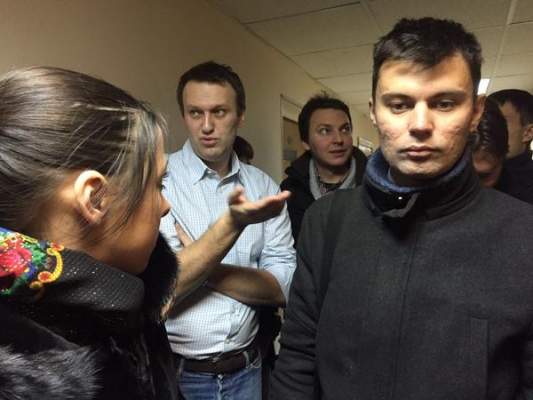 ЕС назвал политически мотивированным решение суда в отношении Навального и его брата