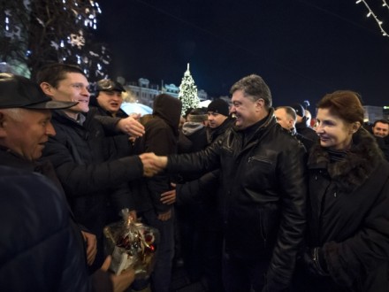 П.Порошенко с женой посетили главную елку на Софийской площади