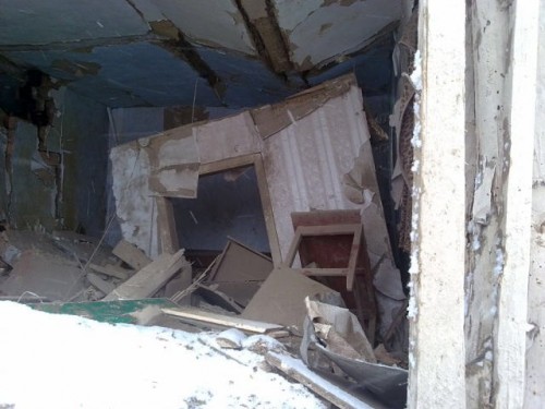 Результаты «новогоднего» обстрела Ивановки: прямое попадание в дом (фото)
