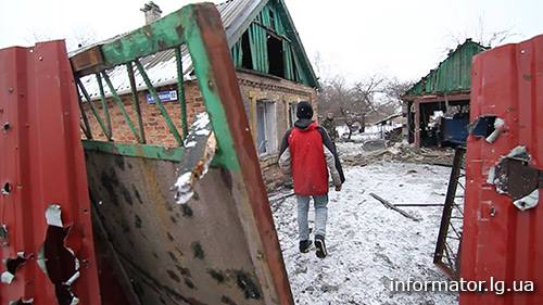 В Донецке пострадали три мирных жителя из-за обстрелов (фото)