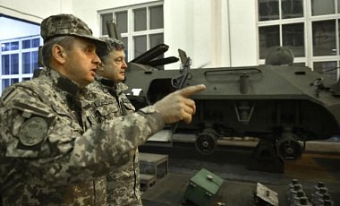 Порошенко на Житомирщине передаст ВСУ военную технику и самолеты