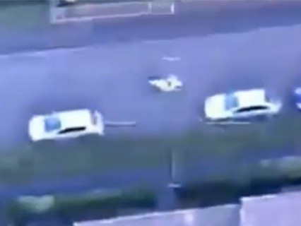 Полиция Бирмингема устроила погоню на вертолете за малолетним скутеристом 10:13 Правоохранители задержали террориста, который проводил разведку для "Беса"