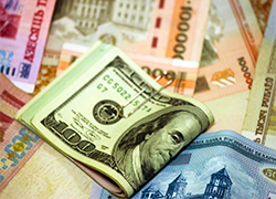 Валютные торги: доллар — 12 800, евро — 15 300