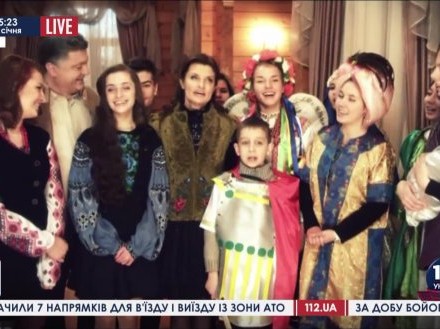 П.Порошенко вместе с семьей поздравил украинцев с Рождеством Христовым