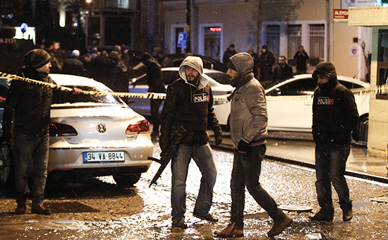 В Стамбуле взорвала себя террористка-смертница
