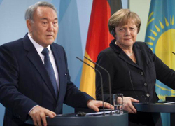 На переговоры с Меркель по Украине в Берлин приедет Назарбаев