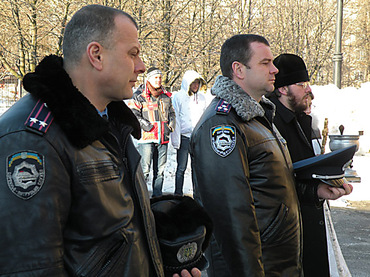 В Николаев вернулись ГАИшники, отслужившие месяц в зоне АТО, - им на смену провели 15 инспекторов