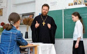 В школах ЛНР начали изучать православие и светскую этику