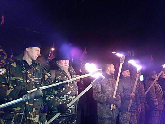 «Россия – тюрьма народов!» - в Киеве проходит факельное шествие в поддержку Степана Бандеры