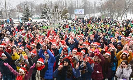600 гомельчан создали гигантскую елку