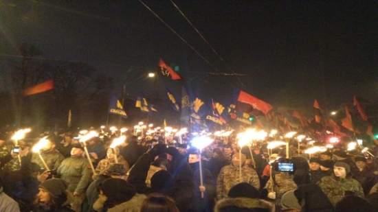Националисты прошли маршем с факелами в день рождения Бандеры 20:20 "Интер" как зеркало пятой колонны в Украине - нардеп