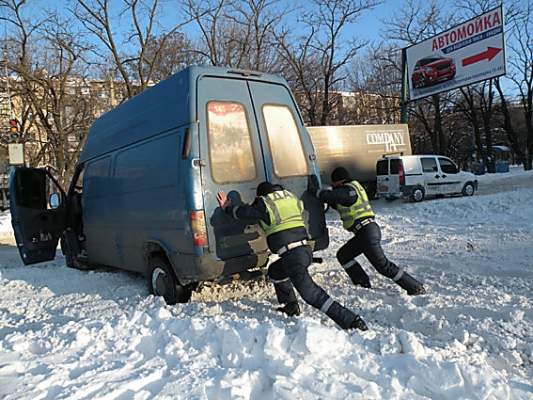 На Николаевщине некоторые водители встречали Новый год в километровой пробке на трассе «Ульяновка-Николаев»