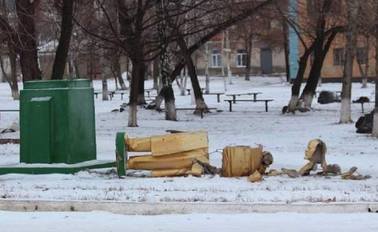 В Одесской области снесли очередной памятник Ленину