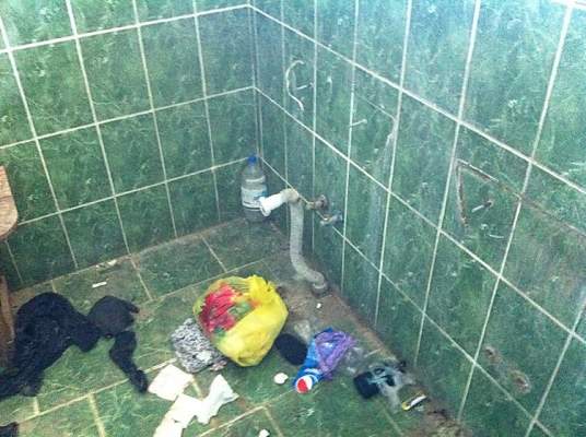 Опубликованы фото разграбленных туалетов и кафе с полуострова Чонгар, где «хозяйничали» российские военные