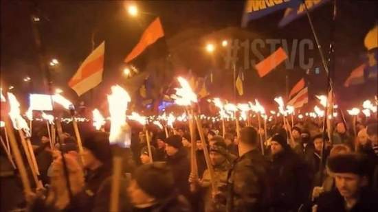 На шествии памяти Бандеры в Киеве были белорусские флаги
