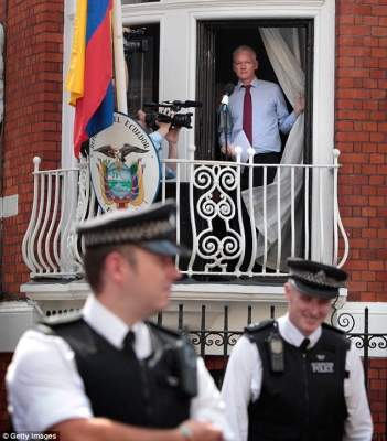Лондон потратил 13,8 млн долл. на охрану посольства Эквадора, где живет Ассанж