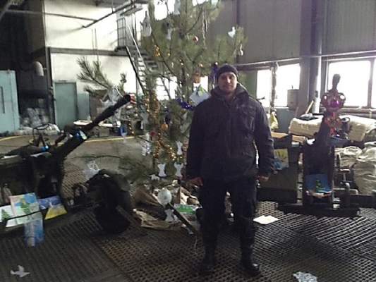 Новый год в зоне АТО: снеговики с автоматами, украшенные патронами елки и «Дед Москаль»