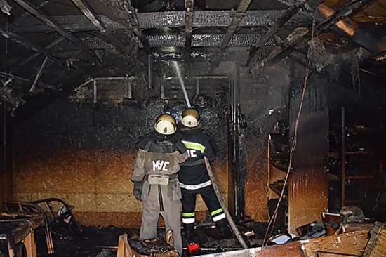 В Николаеве из-за короткого замыкания загорелся жилой дом