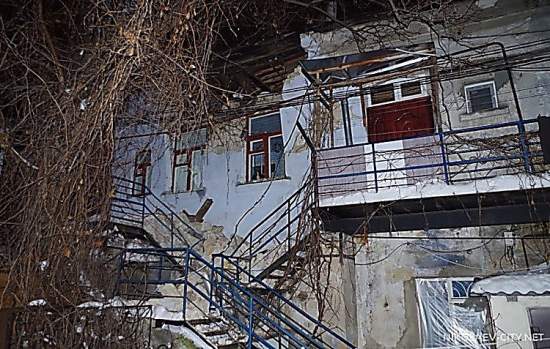 Жильцов николаевского дома, крыша которого обвалилась из-за снега, отселят, строение отключат от газа и света