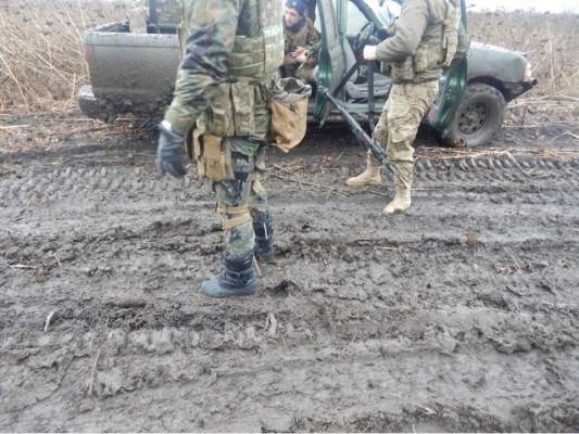 Грузовик боевиков был подбит полком «Азов» под Мариуполем (фото)