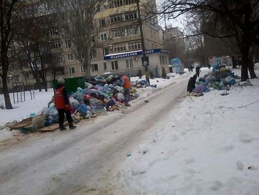 Николаевцы сетуют, что проблема с вывозом мусора до сих пор не решена