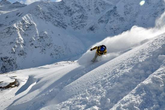 В горах в Закарпатской обл. потерялись 6 сноубордистов