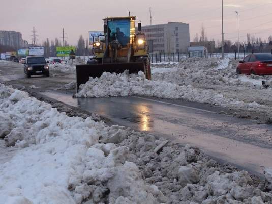 На нескольких участках дорог в Николаевской области движение транспорта до сих пор затруднено