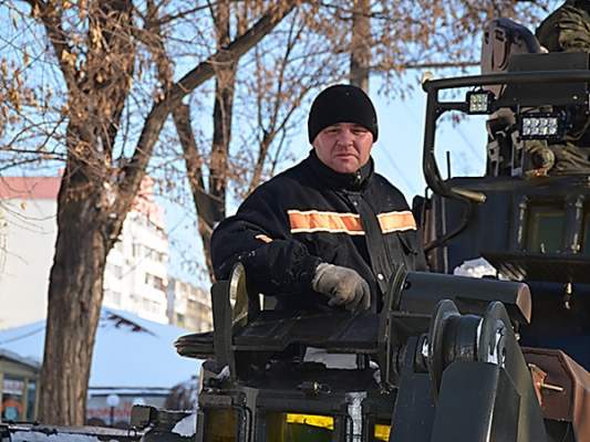 Сотрудников ГСЧС, которые трое суток чистили дороги Николаевщины от снега, поощрили денежными премиями