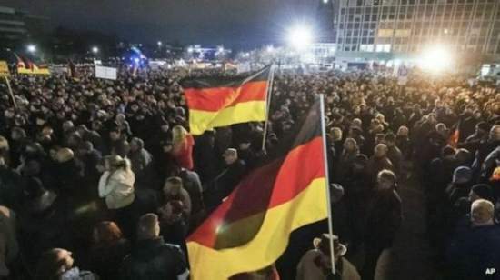 18 тысяч жителей Дрездена вышли на марш против исламизации