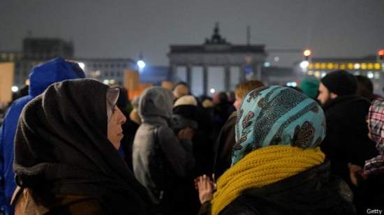 18 тысяч жителей Дрездена вышли на марш против исламизации