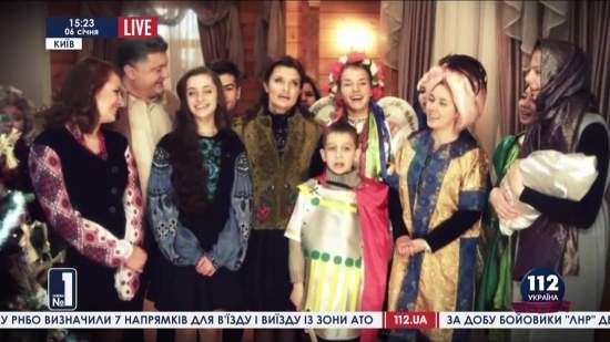 Порошенко поздравил украинцев с Рождеством Христовым и пожелал мира