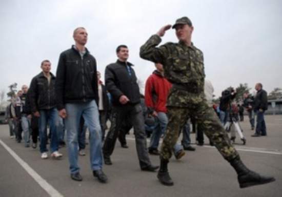 Матиос: В 2015 году под мобилизацию попадут 200 тысяч украинцев