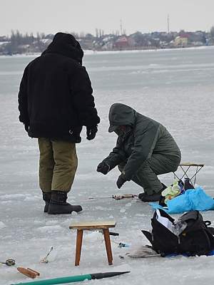 Николаевские спасатели провели рейд по реке Ингул и рассказали любителям экстремальной рыбалки о правилах безопасности