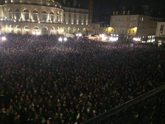 В Париже проходит многотысячная акция в поддержку жертв теракта в редакции Charlie Hebdo (фото)