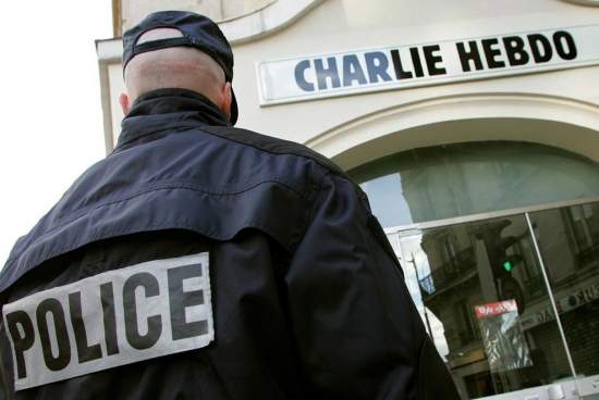 Президент Франции Олланд 8 января проведет экстренное совещание после теракта в Париже
