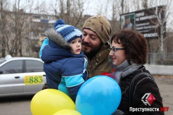 В Николаеве патриотично встретили вернувшихся с Донбасса бойцов Нацгвардии