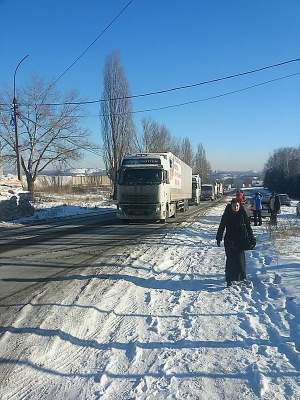 «Прямо сейчас заход гумконвоя - масштабы впечатляют» - в Украину без досмотра вторгся очередной «путинский конвой»
