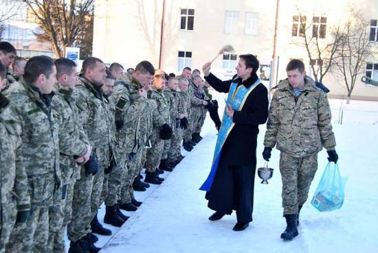 400 украинских военных снова отправились в зону АТО (фоторепортаж)