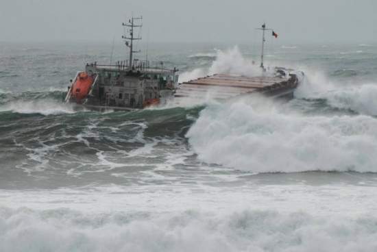 Моряки из Грузии, Украины и Азербайджана эвакуированы с севшего на мель судна у берегов Турции