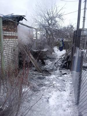 В результате обстрелов боевиков пострадал еще один жилой дом в Донецке (фото)