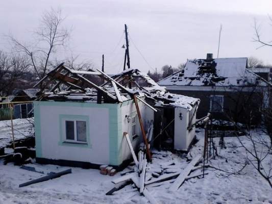 Поселок Александриновка в Докучаевске попал под обстрел боевиков (фото)
