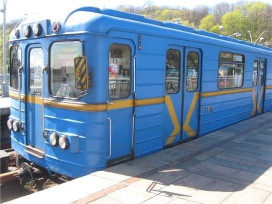 Отсутствие средств на ремонт вынудило киевский метрополитен изъять из парка 72 вагона