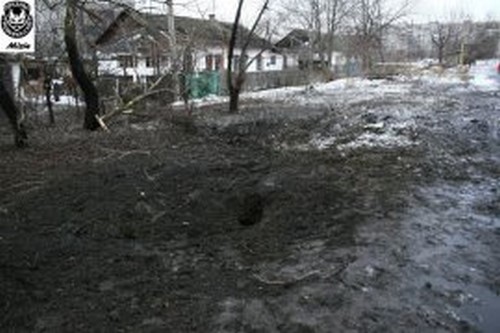 Ночью под обстрел попал город Кировск (фото)