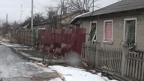 Фотографии разбитых домов жителей Попасной
