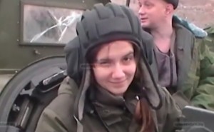 Видеофакт: 19-летняя «ополченка» обещает «Грады» в Киеве