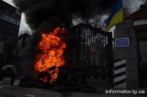 “Київська Русь” і справді потрапила в оточення, а “Айдар” не будуть розформовувати (фоторепортаж з мітингу біля Міністерства оборони)