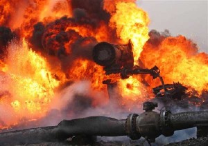 В Станично-Луганском районе горит магистральный газопровод, питающий Ростовскую область