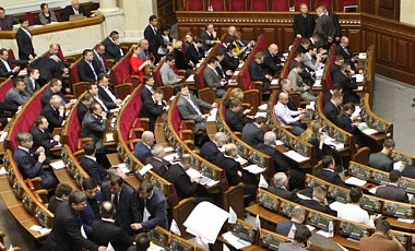 Рада в первом чтении приняла изменения в закон о волонтерстве