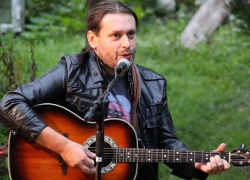 Чтобы отменить концерт Войтюшкевича, директор клуба готов на экспертизу почерка Чтобы отменить концерт Войтюшкевича, директор клуба готов на экспертизу почерка